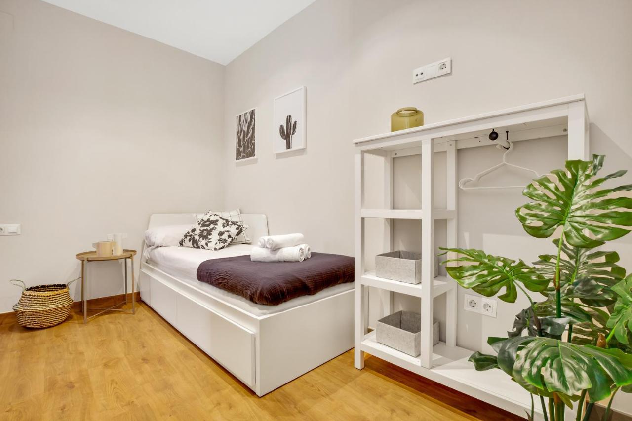 Modern & Quite At Larios Appartement *